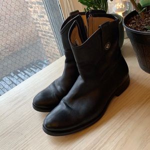 Frye Boots in the style Melissa, BLK